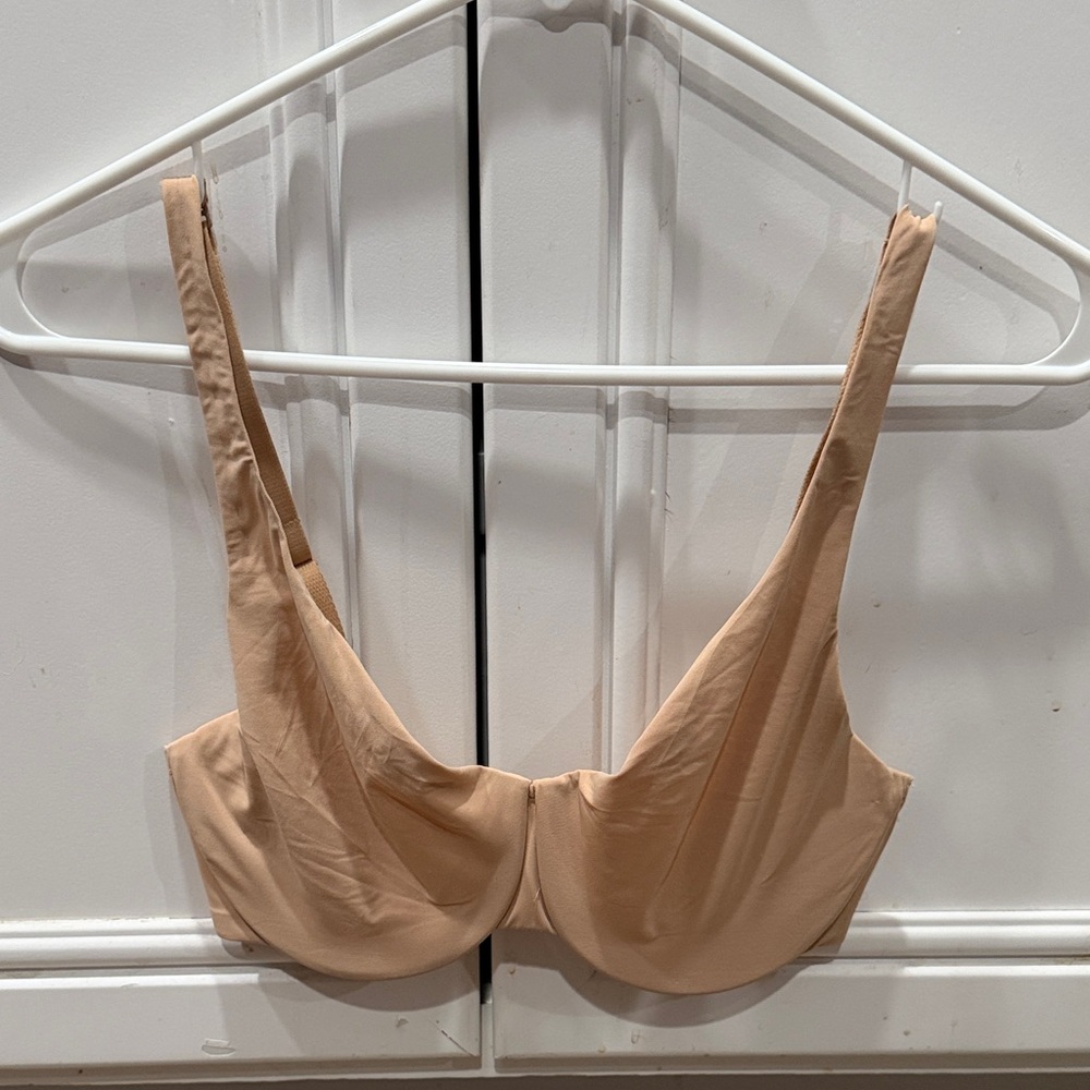 SKIMS Beige Underwire Everyday Bra